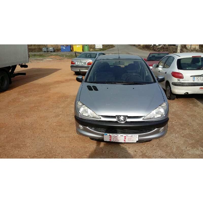 peugeot 206 berlina del año 2002