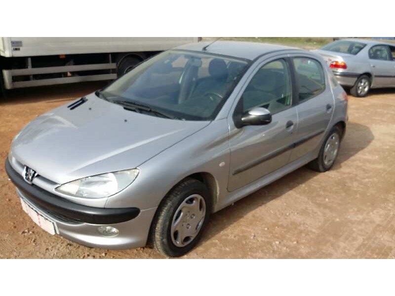 peugeot 206 berlina del año 2002