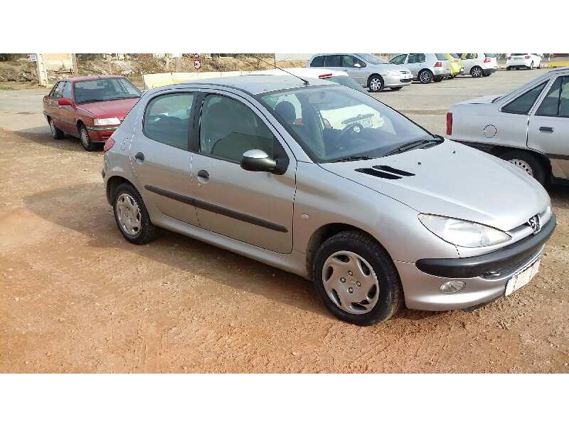 peugeot 206 berlina del año 2002