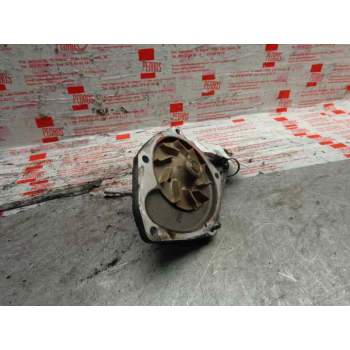 Recambio de bomba agua para renault clio iii 1.5 dci diesel cat referencia OEM IAM 8200303576  