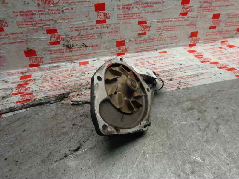 Recambio de bomba agua para renault clio iii 1.5 dci diesel cat referencia OEM IAM 8200303576  