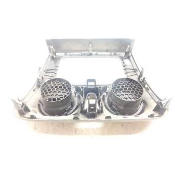 Recambio de aireador central para dacia logan mcv ii stepway referencia OEM IAM 682603655R  