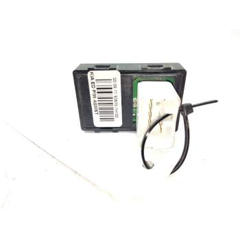 Recambio de mando elevalunas delantero derecho para kia cee´d drive referencia OEM IAM 935751H100  