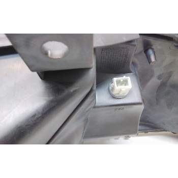 Recambio de faro derecho para renault maxity referencia OEM IAM 89317221 26010MB50A 