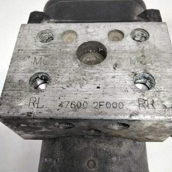 Recambio de centralita abs para nissan primera berlina (p11) 2.0 turbodiesel cat referencia OEM IAM 476002F000  