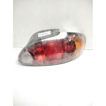 Recambio de piloto trasero derecho para hyundai lantra berlina (rd) 1.9 d gls referencia OEM IAM 9240229520 R92402295 