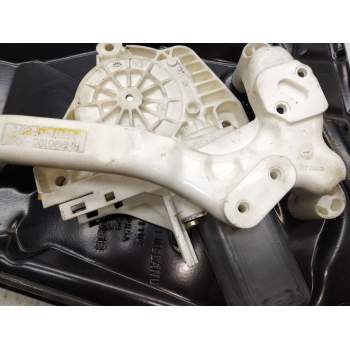 Recambio de elevalunas trasero derecho para land rover discovery iii (l319) 2.7 td 4x4 referencia OEM IAM CVH500020  