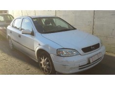 opel astra g berlina del año 2000