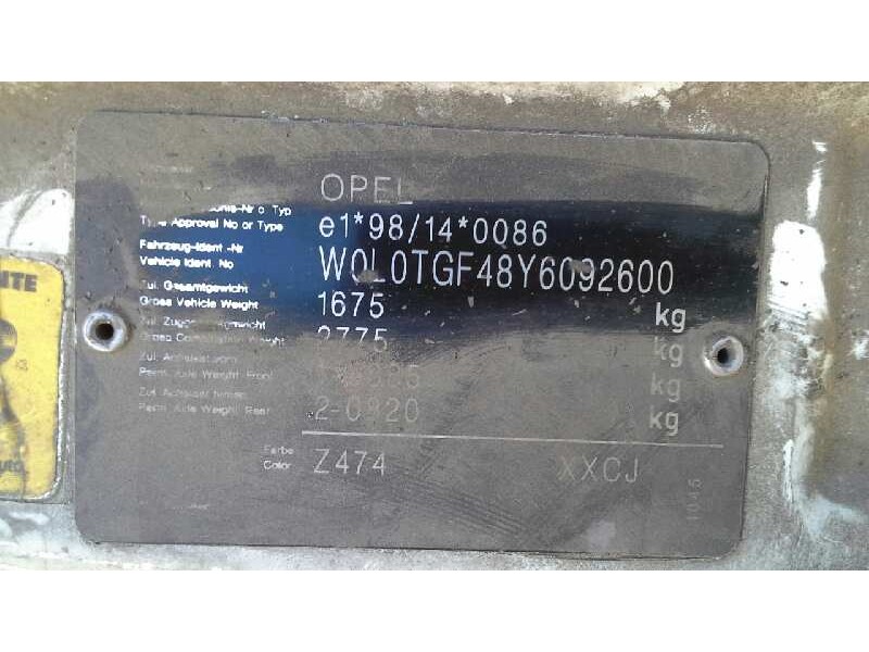 opel astra g berlina del año 2000