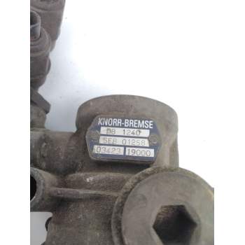 Recambio de valvula limitador para renault kerax r.385 referencia OEM IAM DB1240 03423 19000 SEB01258
