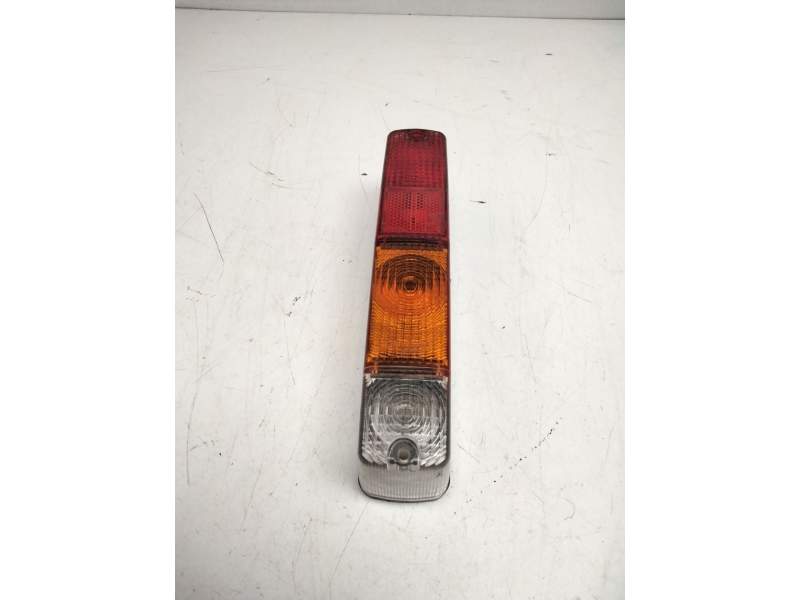 Recambio de piloto trasero derecho para magirus-deutz d-series 130d15fl referencia OEM IAM 043-7021  