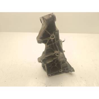 Recambio de soporte alternador para audi a4 b7 (8ec) 2.0 tdi referencia OEM IAM 036903143D  