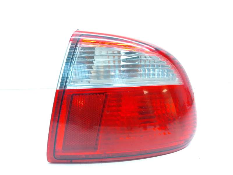 Recambio de piloto trasero derecho para seat toledo ii (1m2) 1.6 referencia OEM IAM 1M5945096B  