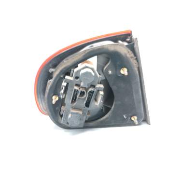 Recambio de piloto trasero derecho para seat toledo ii (1m2) 1.6 referencia OEM IAM 1M5945096B  