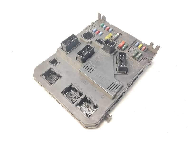 Recambio de caja fusibles para peugeot 206+ básico referencia OEM IAM 9657999780  