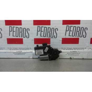 MOTOR ELEVALUNAS DELANTERO DERECHO 0130821766 