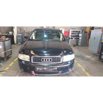 AUDI A4 BERLINA (8E) de desguace