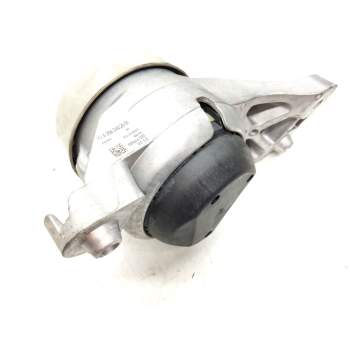 SOPORTE MOTOR DERECHO INFERIOR A2062402601 