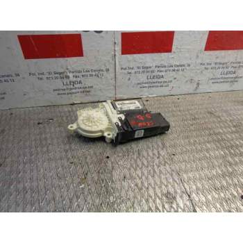 MOTOR ELEVALUNAS DELANTERO DERECHO 