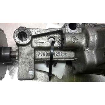 Recambio de bomba aceite para opel vivaro 1.9 cdti cat (f9q-762) referencia OEM IAM 770600252  