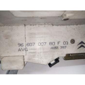 Recambio de cerradura puerta delantera derecha para citroën c4 berlina vtr plus referencia OEM IAM 9660700680F  