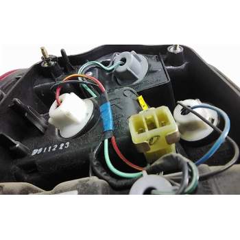 Recambio de piloto trasero derecho para hyundai lantra (j1) referencia OEM IAM B911223  42785