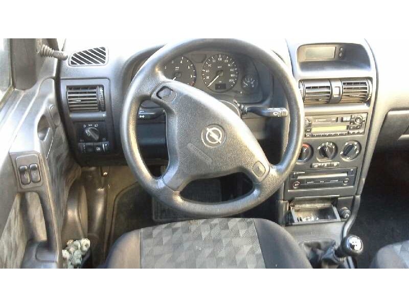 opel astra g berlina del año 1999