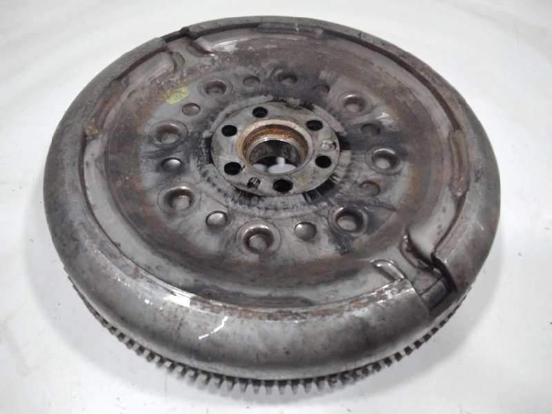 Recambio de volante motor para skoda yeti 2.0 tdi referencia OEM IAM 0622940015  