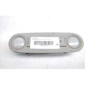 LUZ INTERIOR 8T0947111A13U 