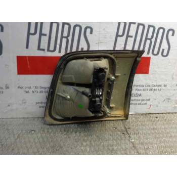 Recambio de piloto trasero central para opel omega b básico berlina referencia OEM IAM YORKA 62256  