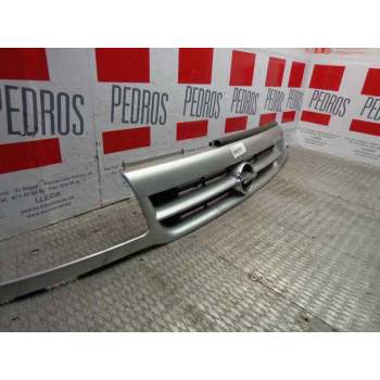 Recambio de rejilla delantera para opel astra f berlina gls referencia OEM IAM 90442037  