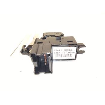 Recambio de mando elevalunas trasero derecho para infiniti ex 30d referencia OEM IAM 254111BN1A  