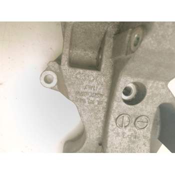 Recambio de soporte bomba inyeccion para audi a4 b7 (8ec) 2.0 tdi referencia OEM IAM 03L903143R  
