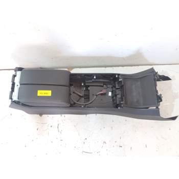 Recambio de reposabrazos para land rover range rover velar (l560) 2.0 d240 sd4 4x4 referencia OEM IAM J8A2045J40  