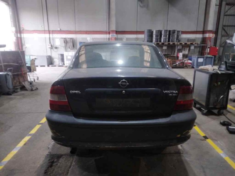 opel vectra b berlina del año 1996