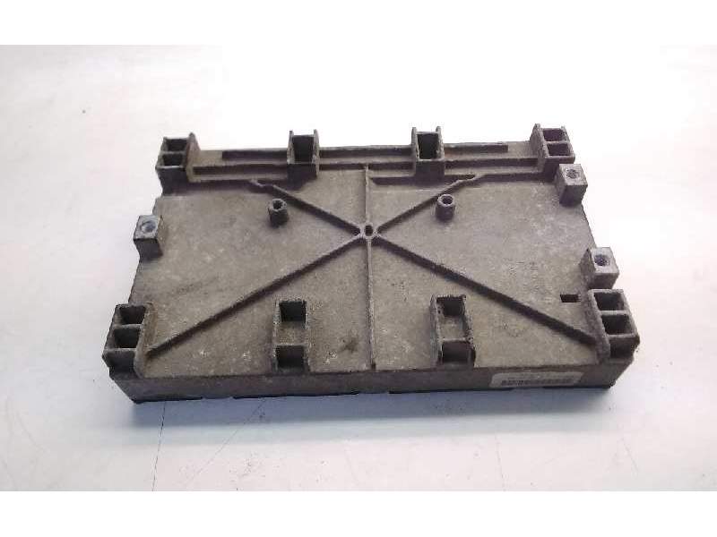 Recambio de centralita motor uce para chrysler grand voyager lx referencia OEM IAM P68003323AE 841100 1A8HSH4968B162664