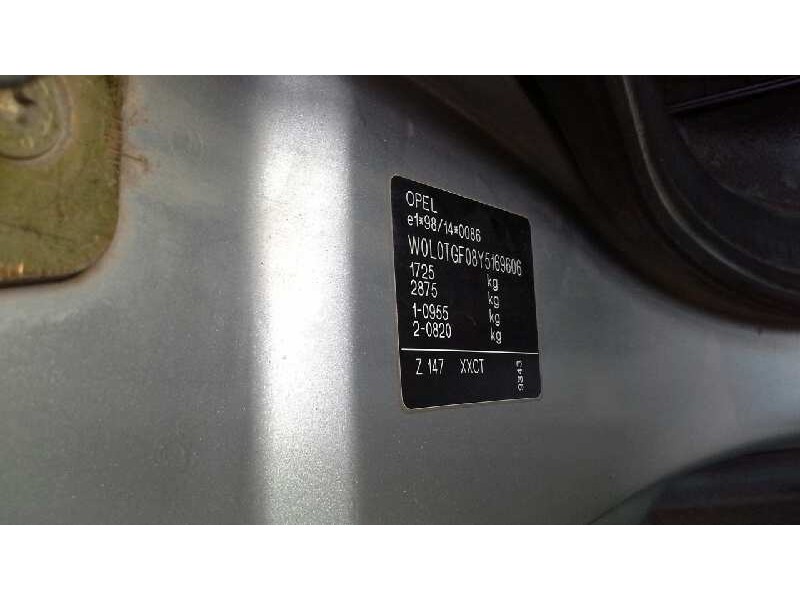 opel astra g berlina del año 2000