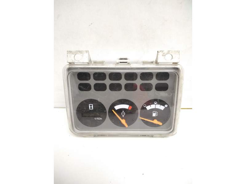 Recambio de cuadro instrumentos para nissan referencia OEM IAM 248106K000  CUADRO MANDOS CARRETILLA FDO2A25Q