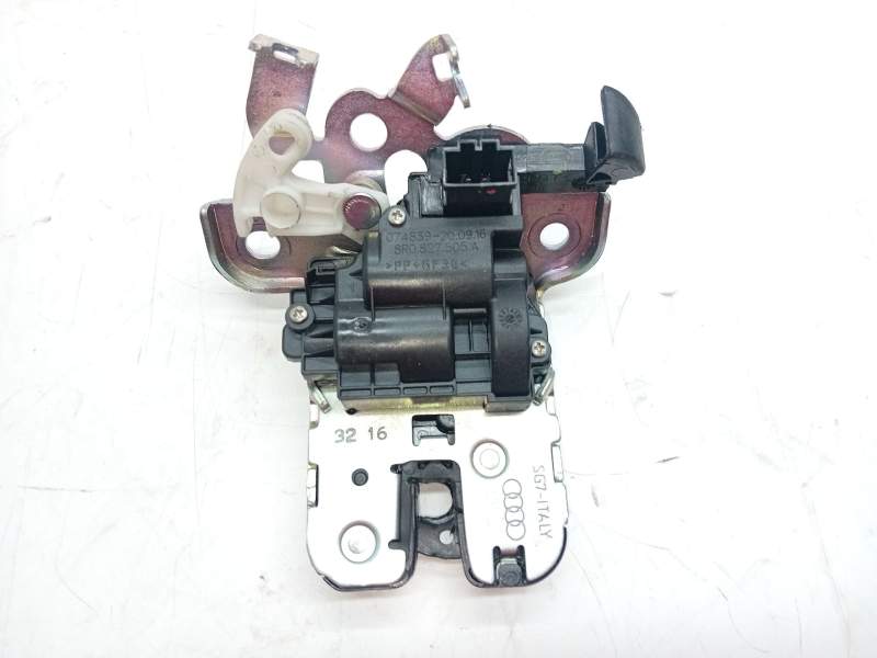 Recambio de cerradura maletero / porton para audi a1 (8xk) 1.0 tfsi referencia OEM IAM 8R0827505A  