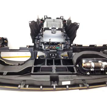 Recambio de salpicadero para opel insignia sports tourer cosmo referencia OEM IAM 13275639  