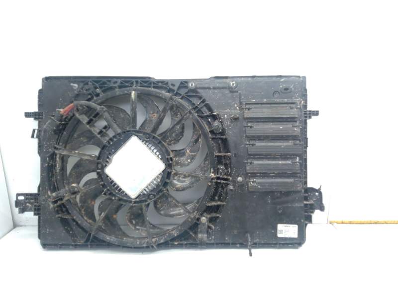 Recambio de electroventilador para dacia bisgster referencia OEM IAM 214814206R  