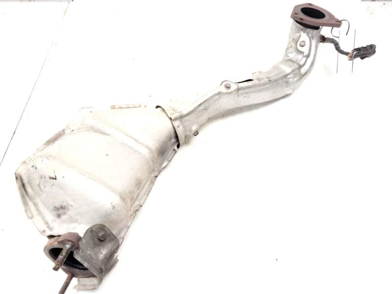 Recambio de catalizador para infiniti ex 30d referencia OEM IAM B08D21BY1A  