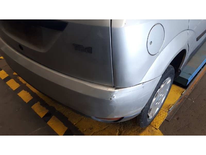 ford focus berlina (cak) del año 2000