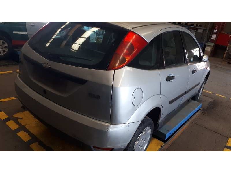 ford focus berlina (cak) del año 2000