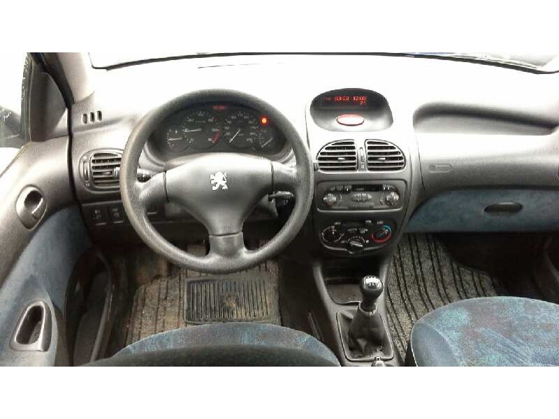peugeot 206 berlina del año 1999