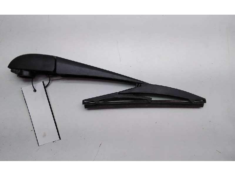 Recambio de brazo limpia trasero para toyota auris hybrid active referencia OEM IAM AJ98004  