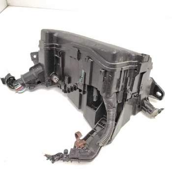 CAJA FUSIBLES 8274102080 