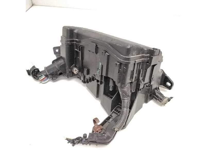 Recambio de caja fusibles para toyota auris hybrid active referencia OEM IAM 8274102080  