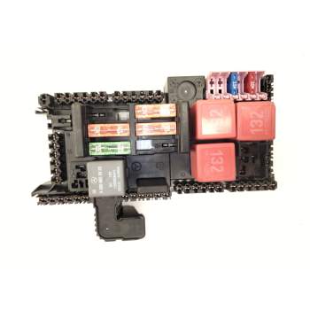 CAJA FUSIBLES A2059068501 