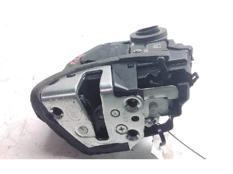 Recambio de cerradura puerta trasera izquierda para toyota auris hybrid active referencia OEM IAM A084219  